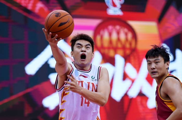 1990年8月11日出生,中国职业篮球运动员,司职大前锋,效力于cba宁波