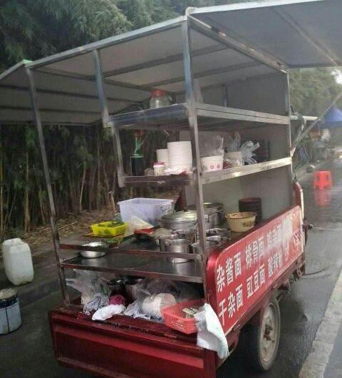 9成新电动三轮车带货架