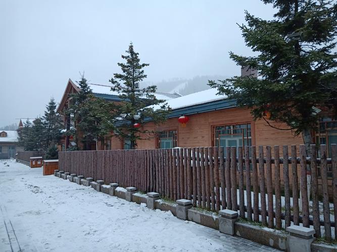 东北民俗风韵建筑群落