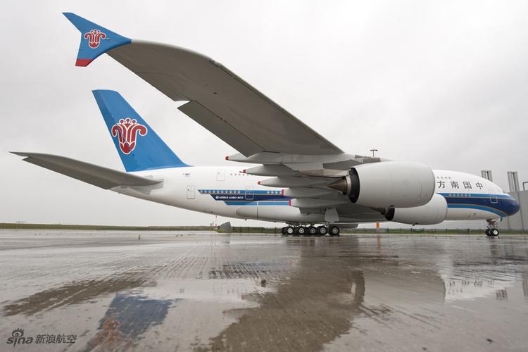 南航首架a380完成喷漆