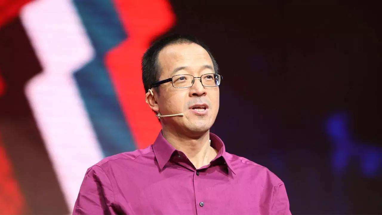 俞敏洪:中国教育问题,往深层次说,跟互联网一毛钱关系也没有