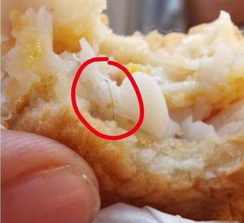 太原:麦当劳汉堡吃异物 店员毫无歉意