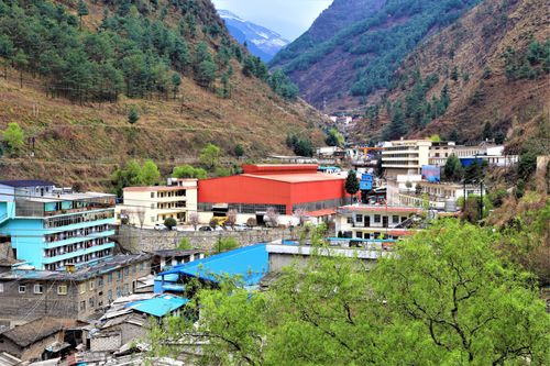 随朋友再一次踏入这个让我付出三十多年为之奋斗的地方,原东川矿务局