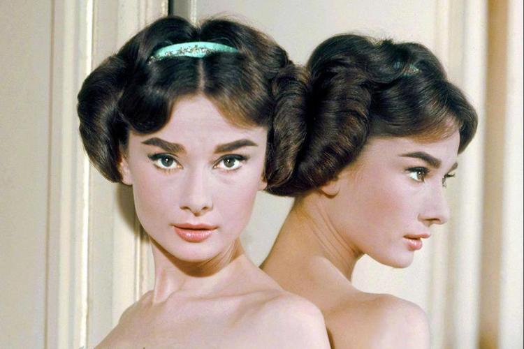 视频-跨世纪的绝色美人 赫本与费雯丽:两种极致的美