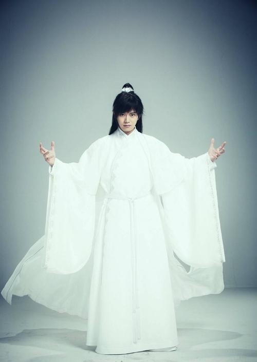 诛仙·青云志任嘉伦 饰 六尾