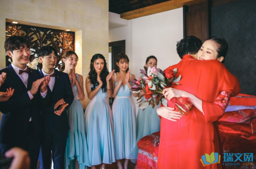 颖儿付辛博巴厘岛婚礼现场,付辛博携伴郎团马可胡夏