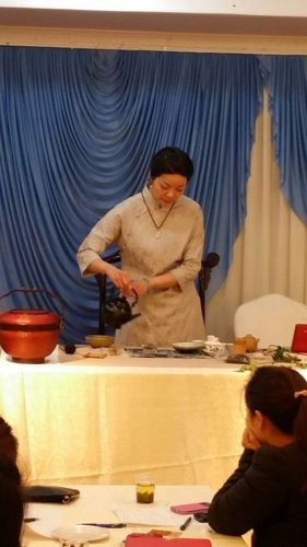 婺州方茶走进"金华第一百货,云都健身"