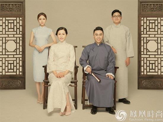 陈冰七夕节晒四人全家福 感动于父母爱情自爆"被虐狗"