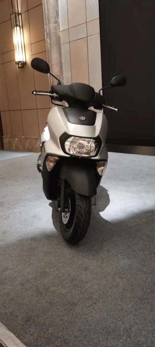 摩托整车 商品浏览   雅马哈"鹰"系列家族又添新成员,雅马哈全新旭鹰