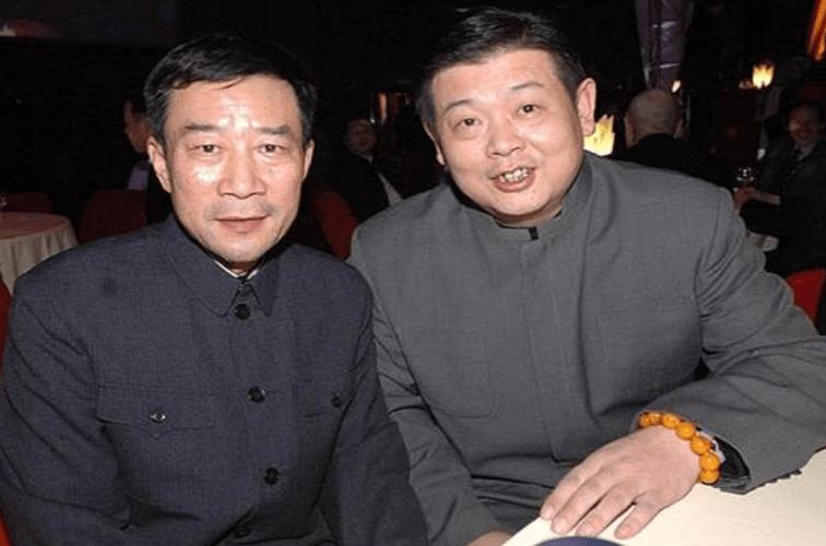 正当生活逐渐变好的时候,2004年,傅彪被查出肝癌晚期,"生活在带给糖果