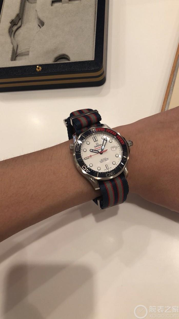 被不平凡的外观吸引 入手欧米茄007指挥官