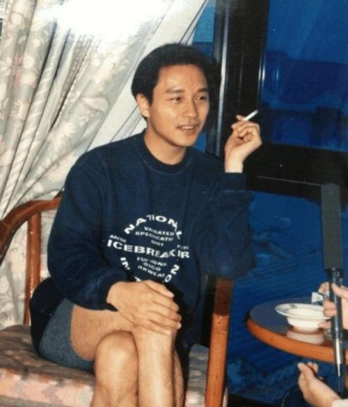 敢在综艺节目上抽烟的只有张国荣, 哥哥说实在忍不住