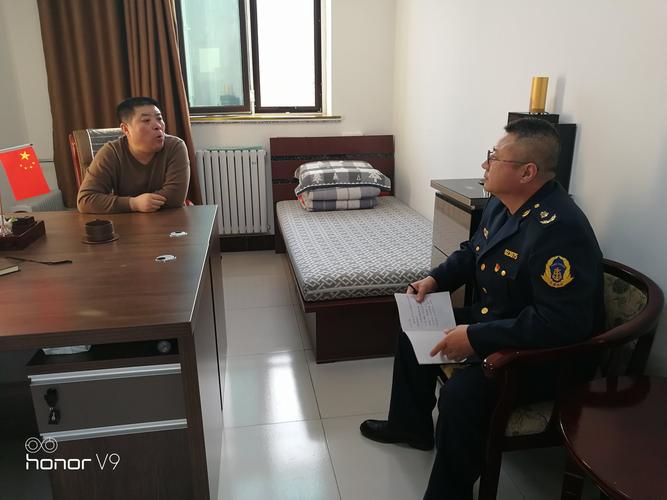 会后,曹宝山副局长就廉政和纪律作风问题与大队班子成员进行了逐个