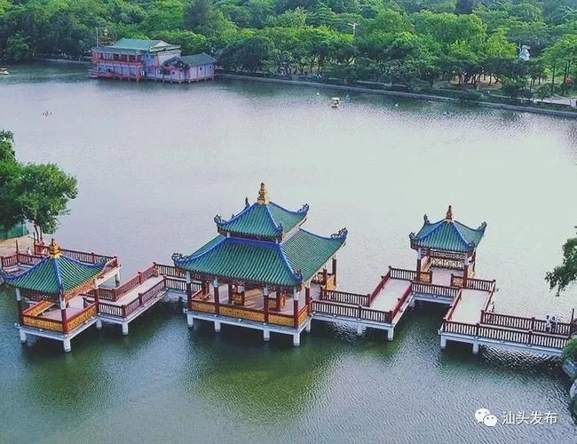 这就是和美汕头牌楼假山九曲桥一起来领略中山公园的美