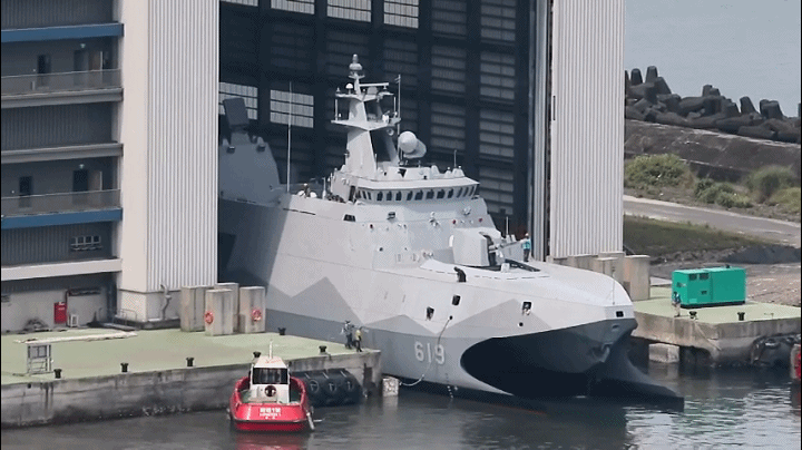 台军航母杀手遭拍塔江级导弹艇开始试航会在海峡制造哪些麻烦