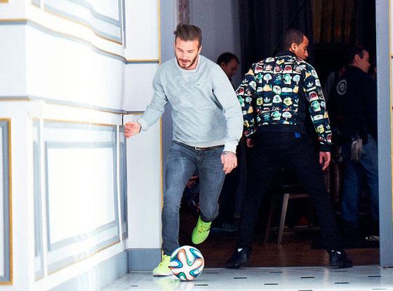 贝克汉姆退役后转向演艺事业和公益活动