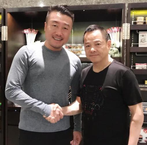 崩牙驹前脚被美国制裁,后脚入京受封,获评海外洪门爱国人士代表