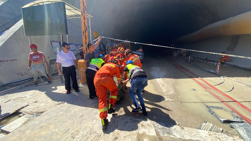 隧道的渗水通道,稳住洞内开挖面附近的堆积体,可有效防止次生灾害的