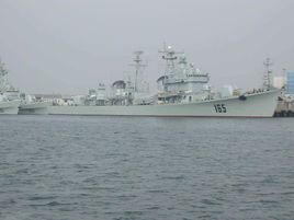 中国165湛江号导弹驱逐舰