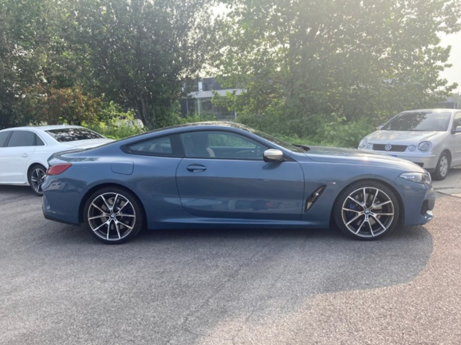 小伙花115万买辆宝马840i,交完钱后直接从小路驶出宝马仓库