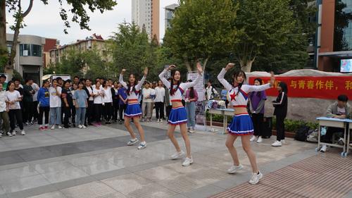 郑州市第十二中学