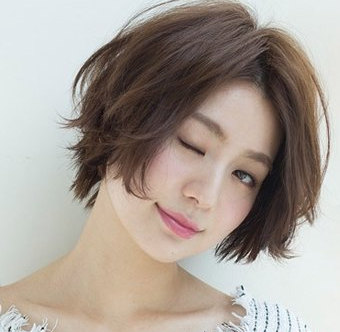 40岁圆脸适合什么发型 直刘海还是斜刘海短发好看