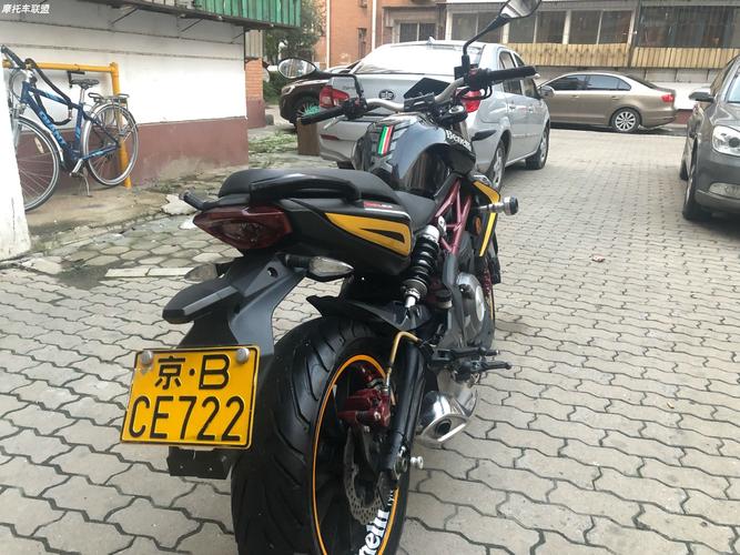 16年黄龙300京b公户紫红色车架