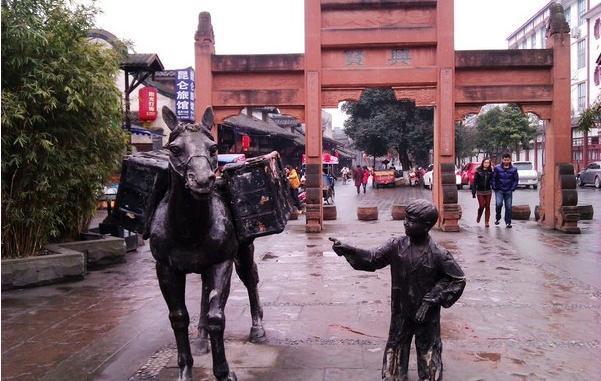  p>邛崃大北街是四川省内保存完好的最长古街,临邛古城大北街位于临邛