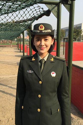 《青春集结号》火热"迎新" 石安妮变军校万人迷