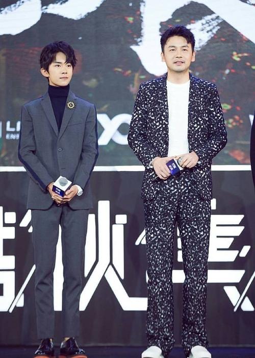 易烊千玺身高之谜,不知不觉将要突破一米八大关