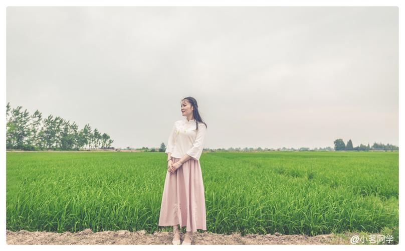 《阳光少女》清新优雅,气质十足.