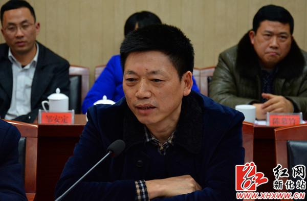 新康集团董事长康叔南建言献策