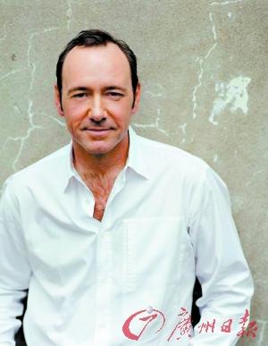 凯文-史派西加盟伍仕贤新作《形影不离》