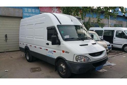 【徐州】2012年8月 依维柯厢式货车 白色 手动挡
