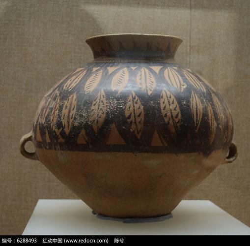 双耳叶子纹陶罐
