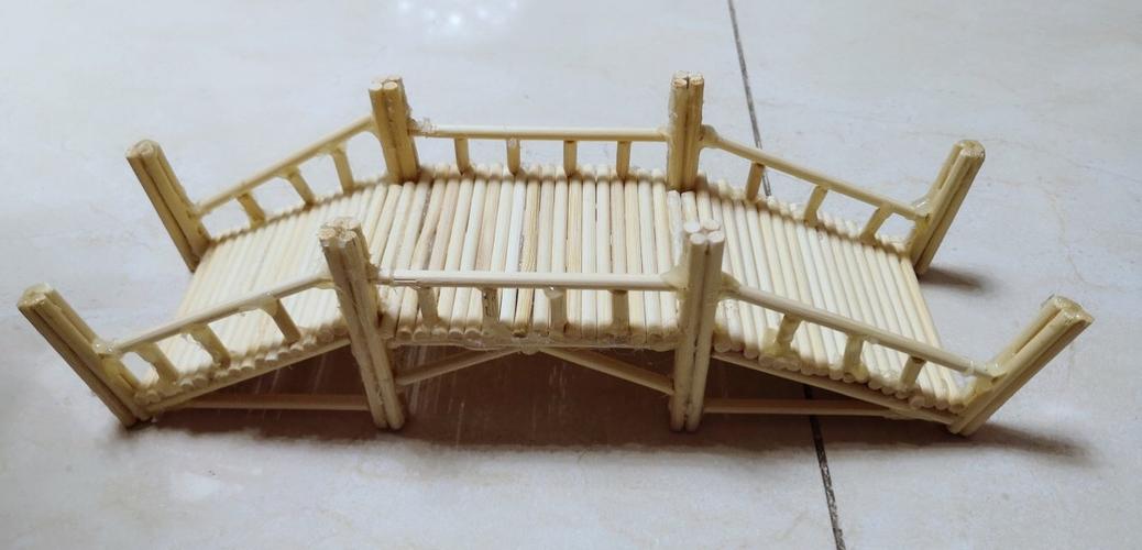 四年级数学备课组:我是小小设计师——"巧手搭建牙签桥"活动