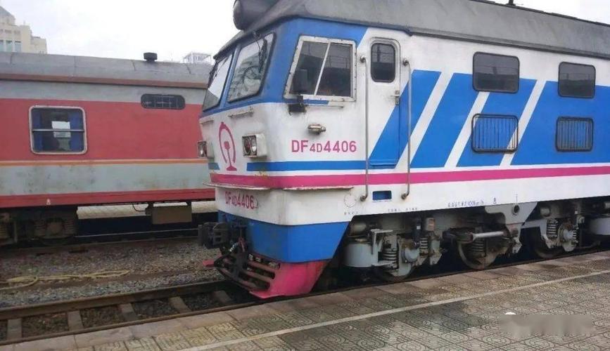 车东风4b改4d型燃机车(假乌克兰)东风4dk型准高速型内燃机车(3000系