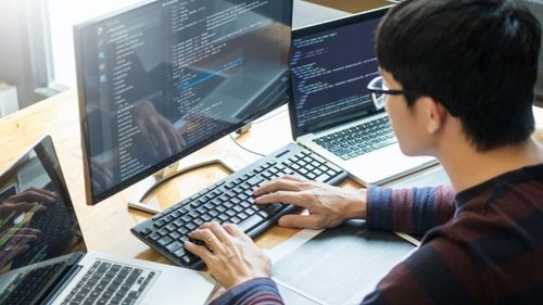 程序员春节拒带工作电脑回家被辞:判决获赔19.4万