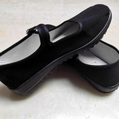 老北京布鞋女一字带平底休闲舞蹈鞋妈妈黑色布鞋女酒店礼仪工作鞋视频