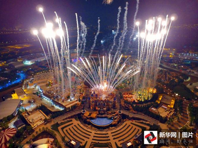国内娱讯/上海迪士尼乐园试运行及烟火秀