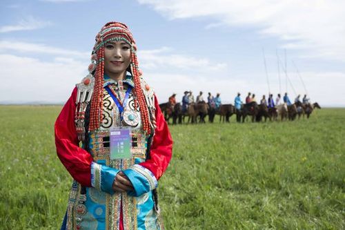 旅图|内蒙古锡林郭勒花季旅游节:网红直播助力草原旅游业