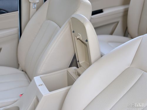 宝骏730 2016款 1.5t 手动豪华型--前中央扶手打开状态 / 108
