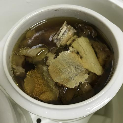 增强抵抗力,虎乳润肺止咳…食疗养生一向注重预防大于治疗…用料家鸡