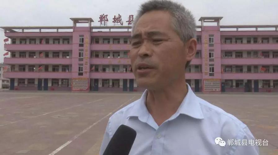 光明中学南校负责人马小泉说,下一步我们将组织全校师生学习李恒博的