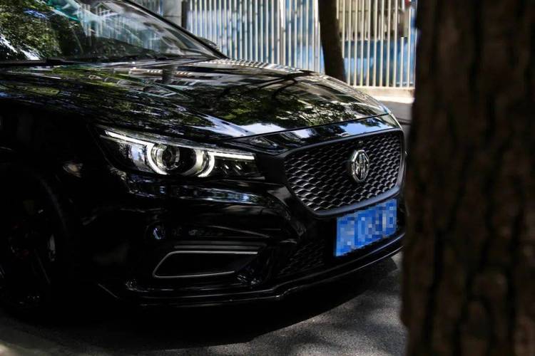 低调的"黑豹",名爵6全黑风格改装案例