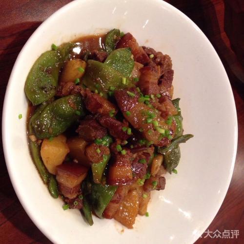 红烧肉炖油豆角