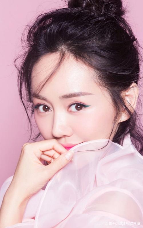 张定涵高清壁纸:气质高雅,让人眼前一亮