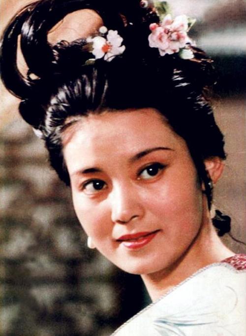 演技好还要命好,潘虹是如何凭借《杜十娘》一举成名的