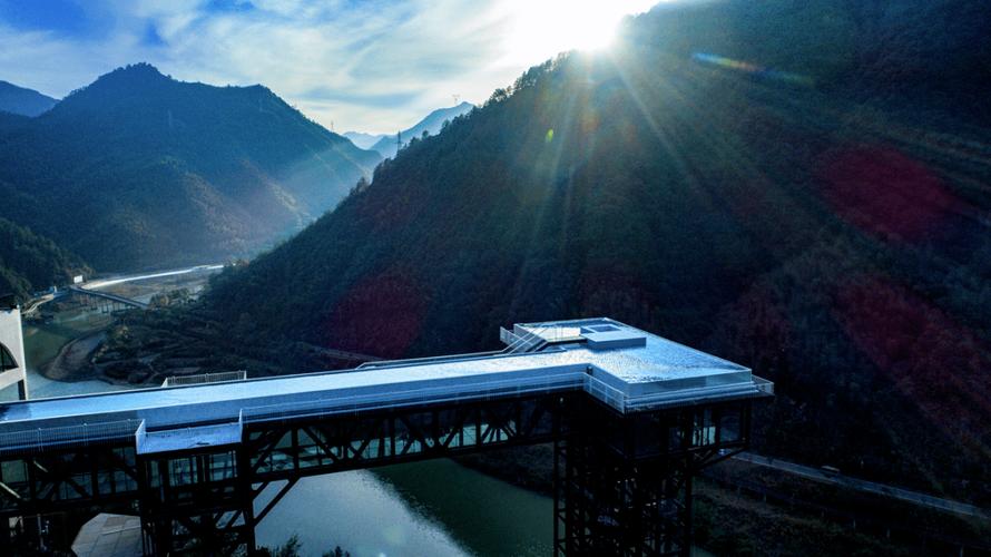 遇见那云——悬崖上的天空之城_温泉度假村_生活_景宁