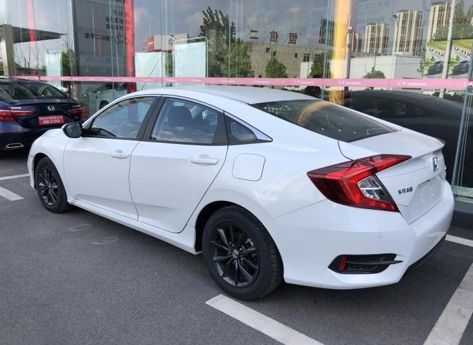 朋友全款提本田思域1.5t自动低配,动力油耗没失望,这价格咋样?